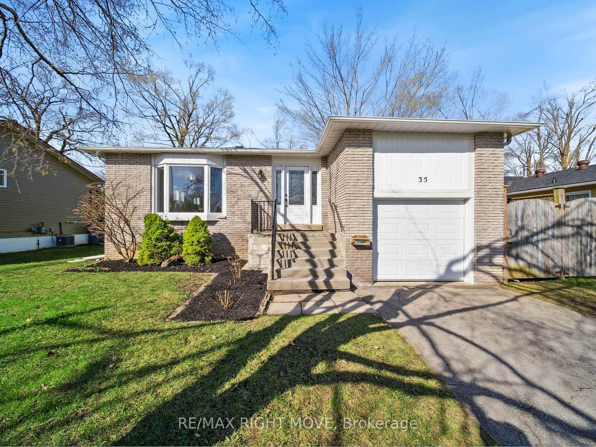 Photo 1 of 35 Andrea Crescent, Orillia — HOMEH