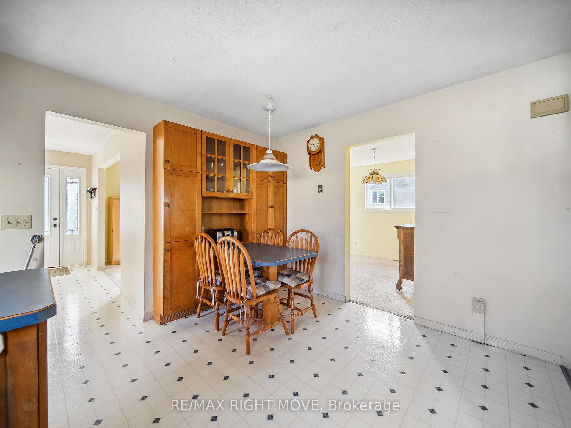 Photo 12 of 35 Andrea Crescent, Orillia — HOMEH