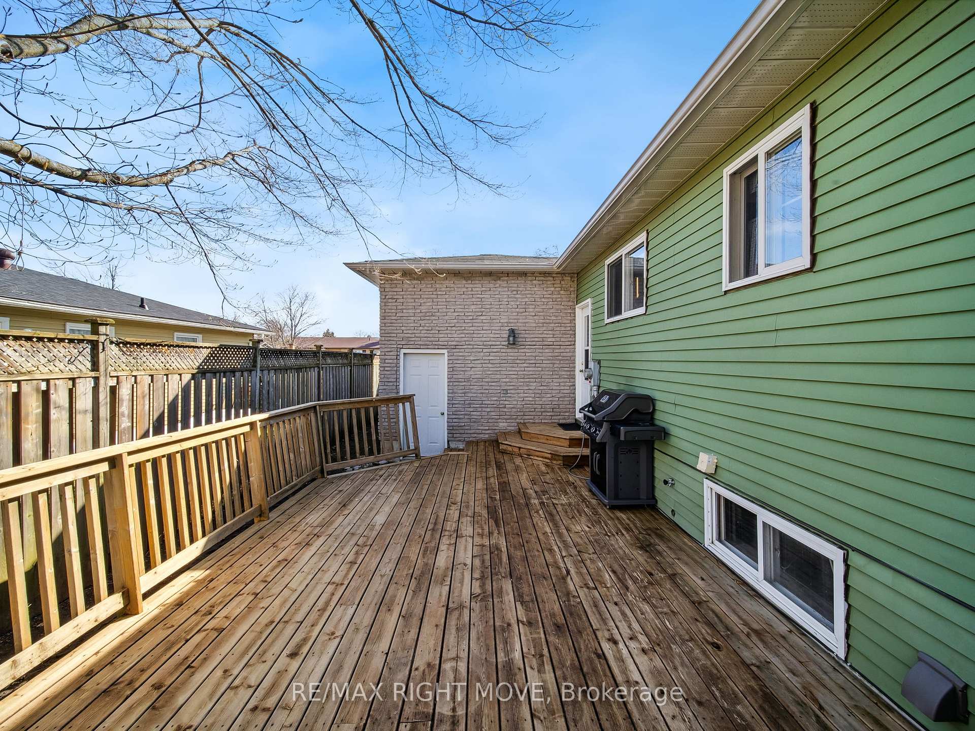 Photo 16 of 35 Andrea Crescent, Orillia — HOMEH