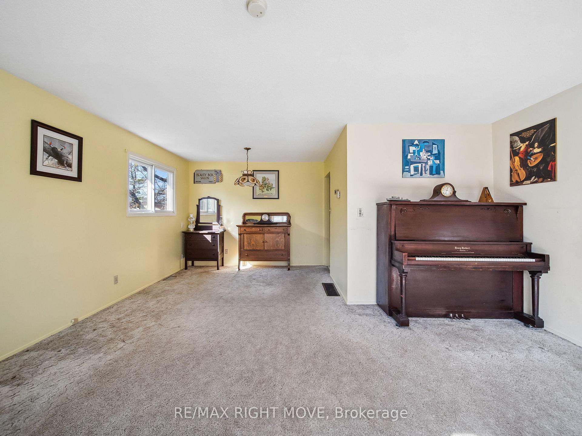 Photo 22 of 35 Andrea Crescent, Orillia — HOMEH