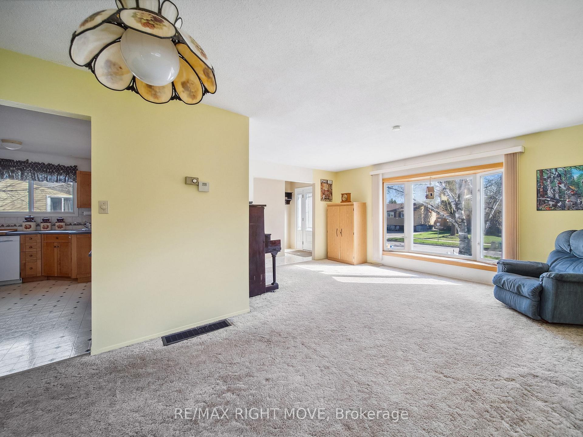 Photo 25 of 35 Andrea Crescent, Orillia — HOMEH