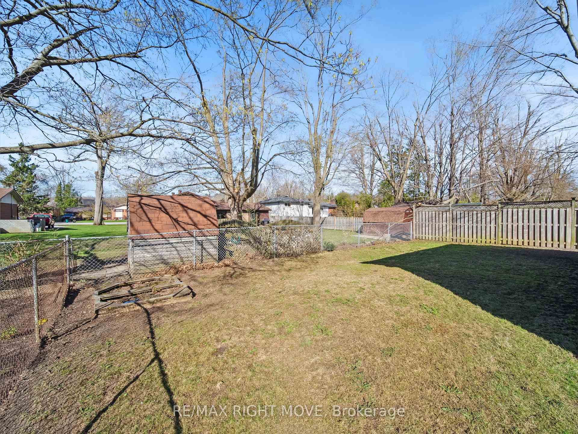 Photo 28 of 35 Andrea Crescent, Orillia — HOMEH