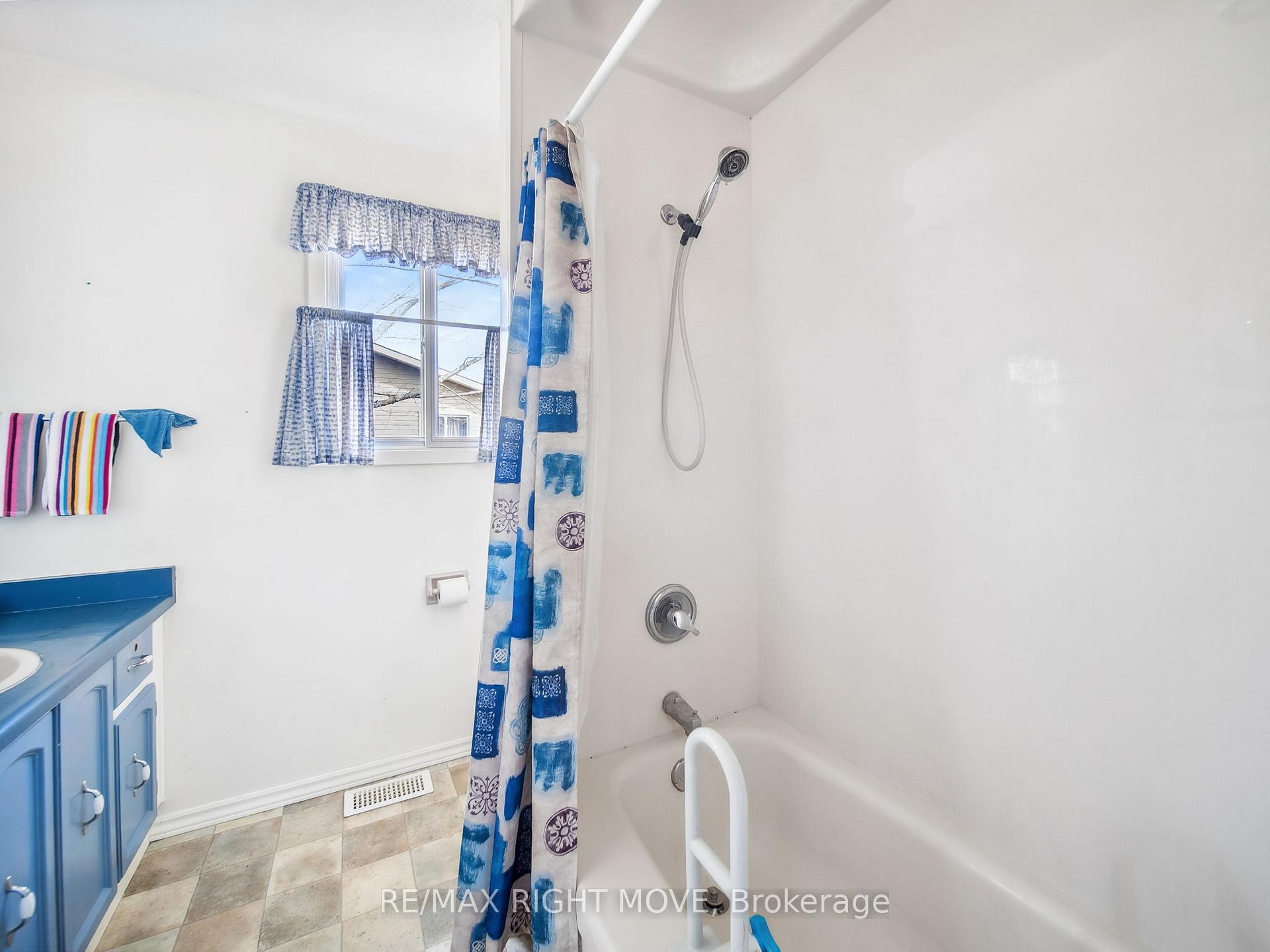Photo 29 of 35 Andrea Crescent, Orillia — HOMEH