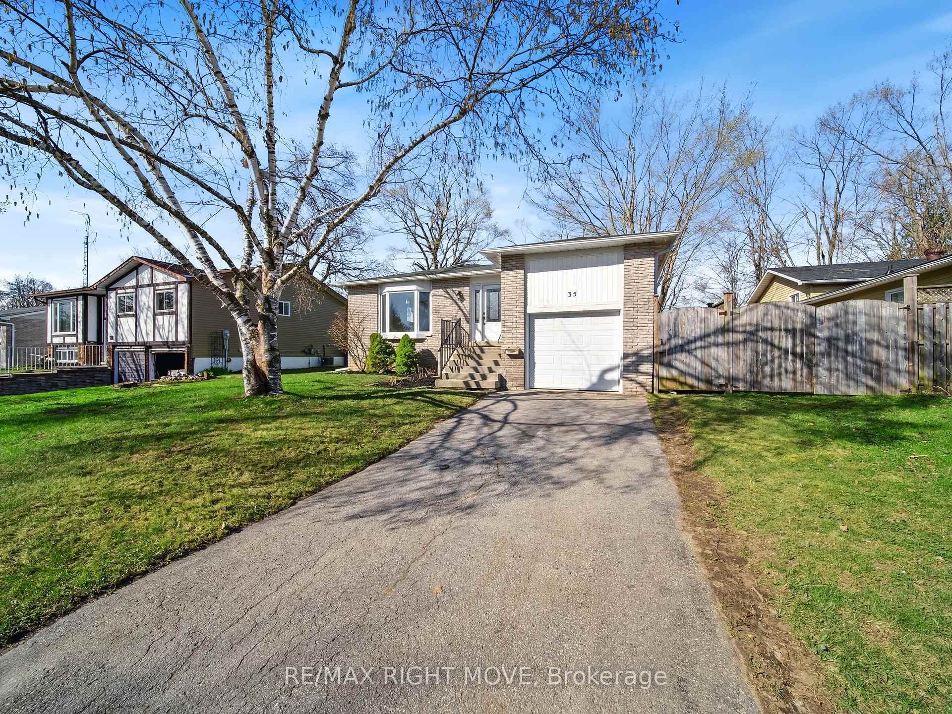 Photo 44 of 35 Andrea Crescent, Orillia — HOMEH
