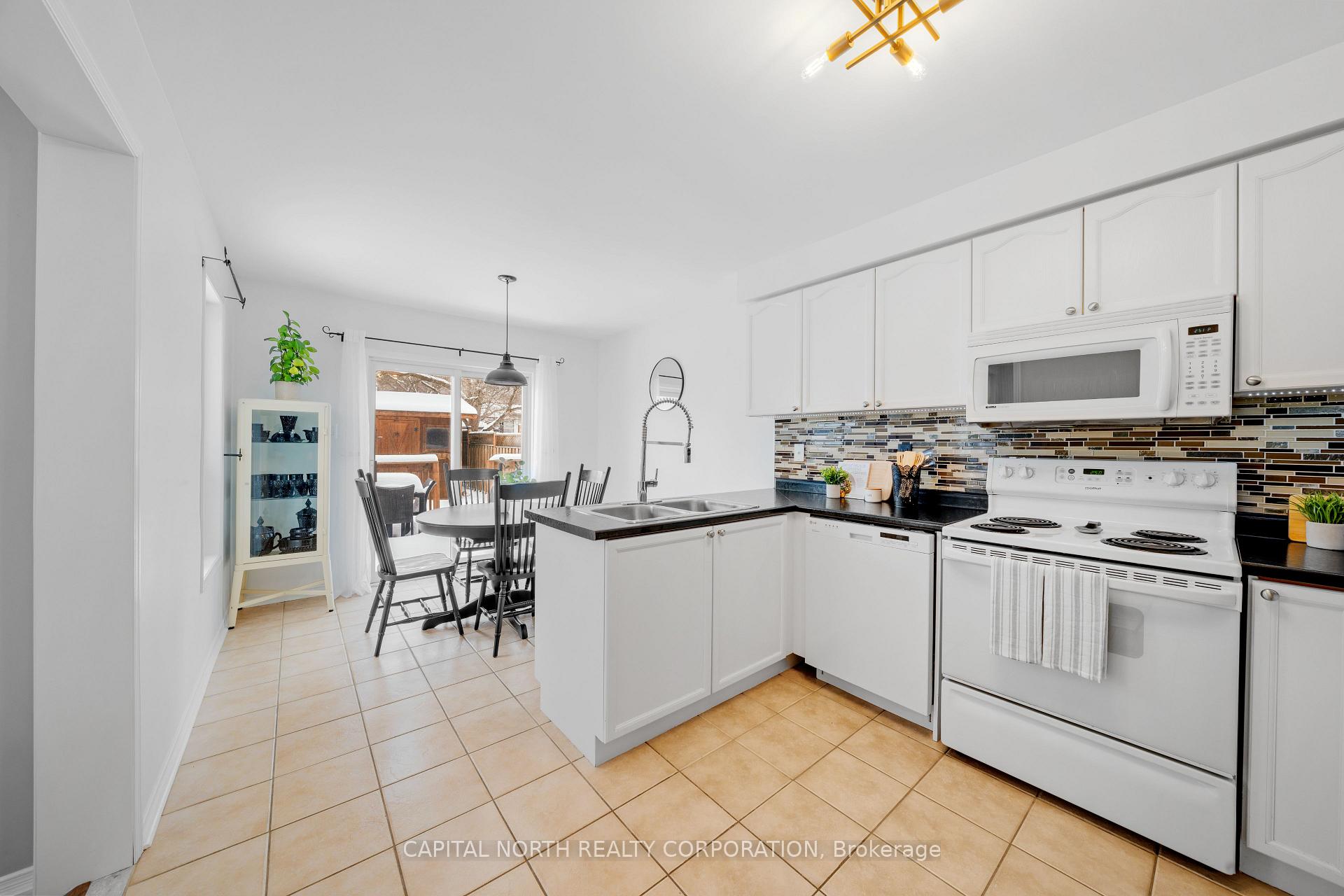 Photo 8 of 36 Mccurdy Drive, New Tecumseth, Tottenham — HOMEH