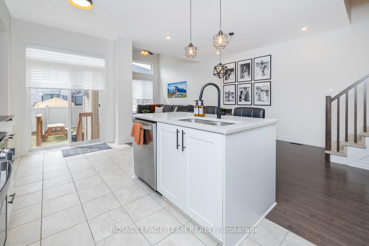 Photo 21 of 782 Cairn Crescent, Ottawa, Mer Bleue/Bradley Estates/Anderson Park — HOMEH