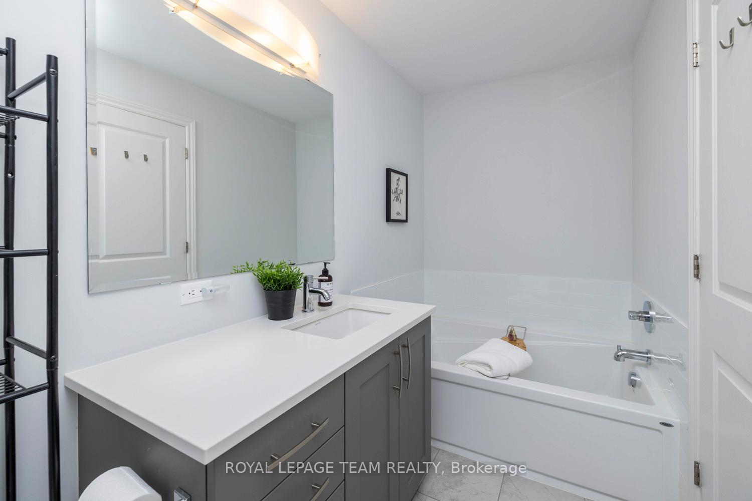 Photo 32 of 782 Cairn Crescent, Ottawa, Mer Bleue/Bradley Estates/Anderson Park — HOMEH