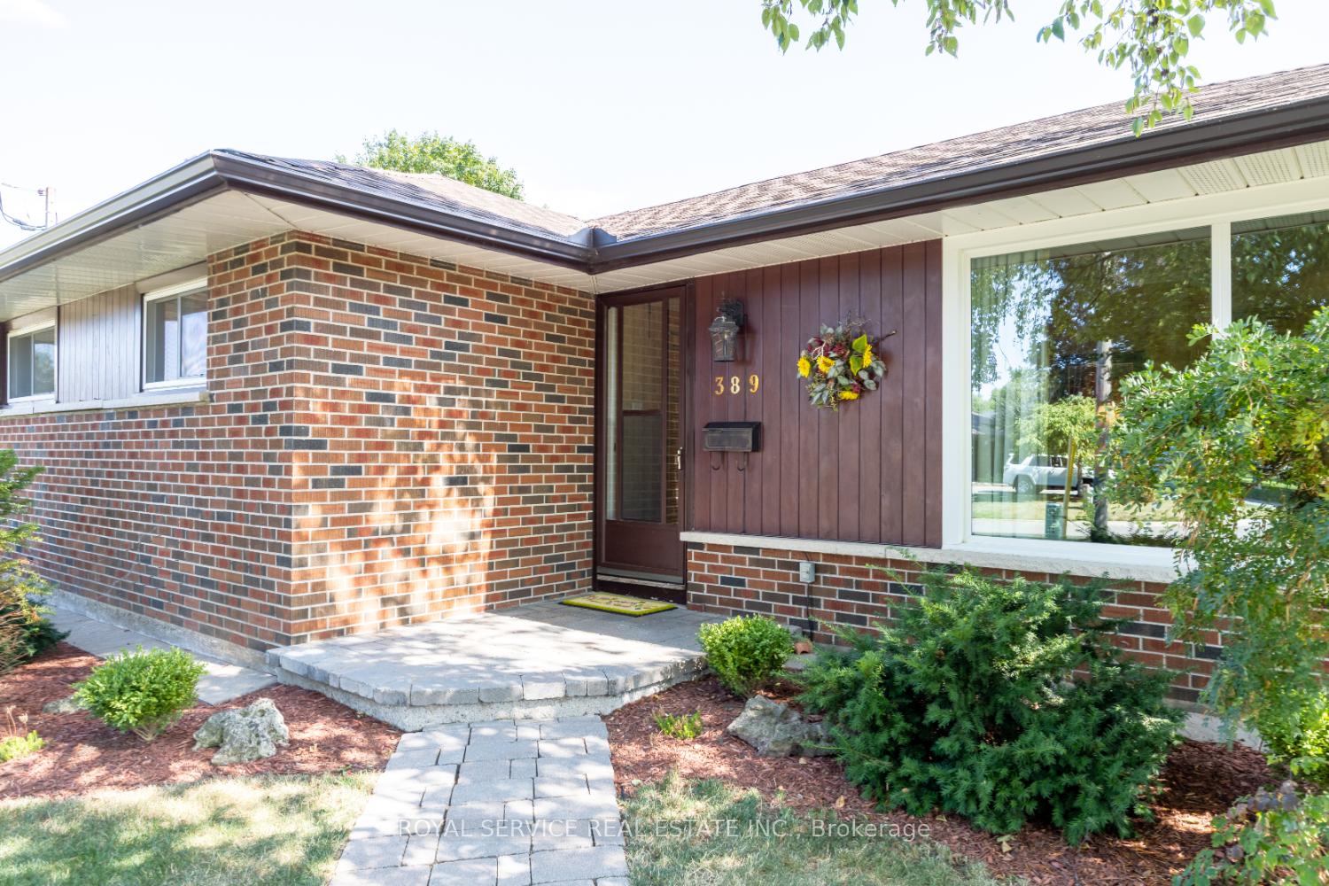 Photo 2 of 389 Glencastle Avenue, Oshawa, Northglen — HOMEH