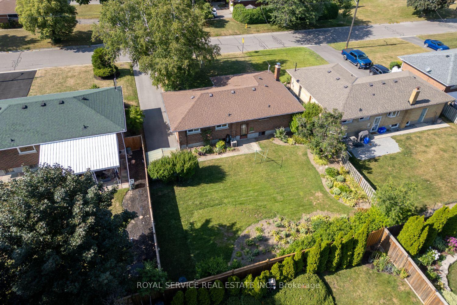 Photo 4 of 389 Glencastle Avenue, Oshawa, Northglen — HOMEH