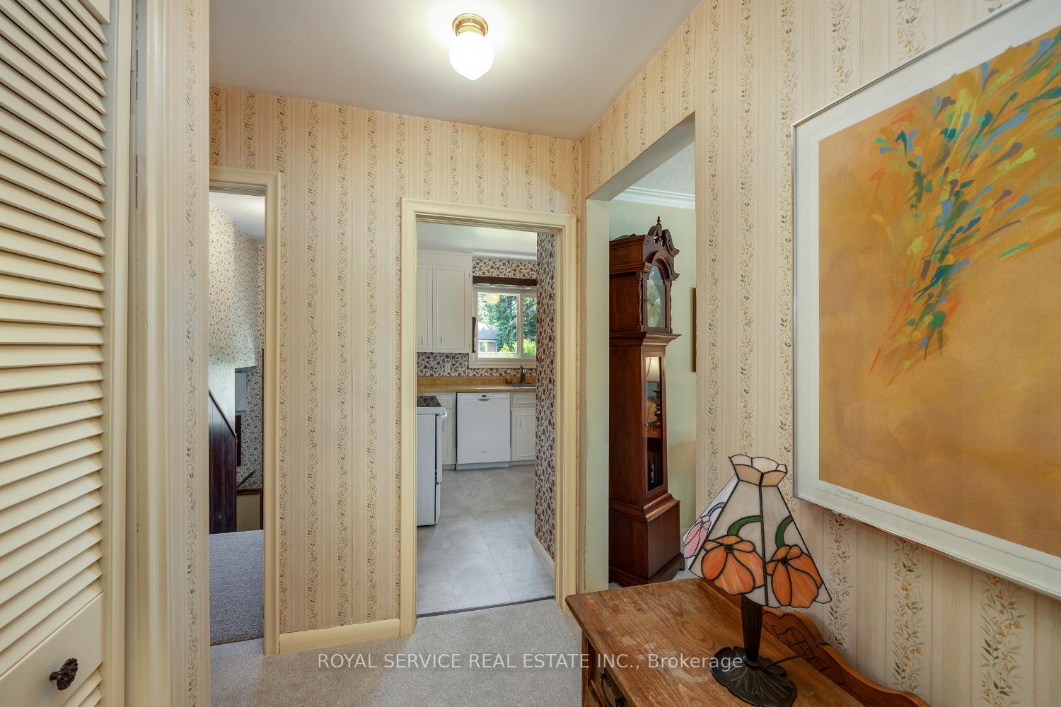 Photo 7 of 389 Glencastle Avenue, Oshawa, Northglen — HOMEH