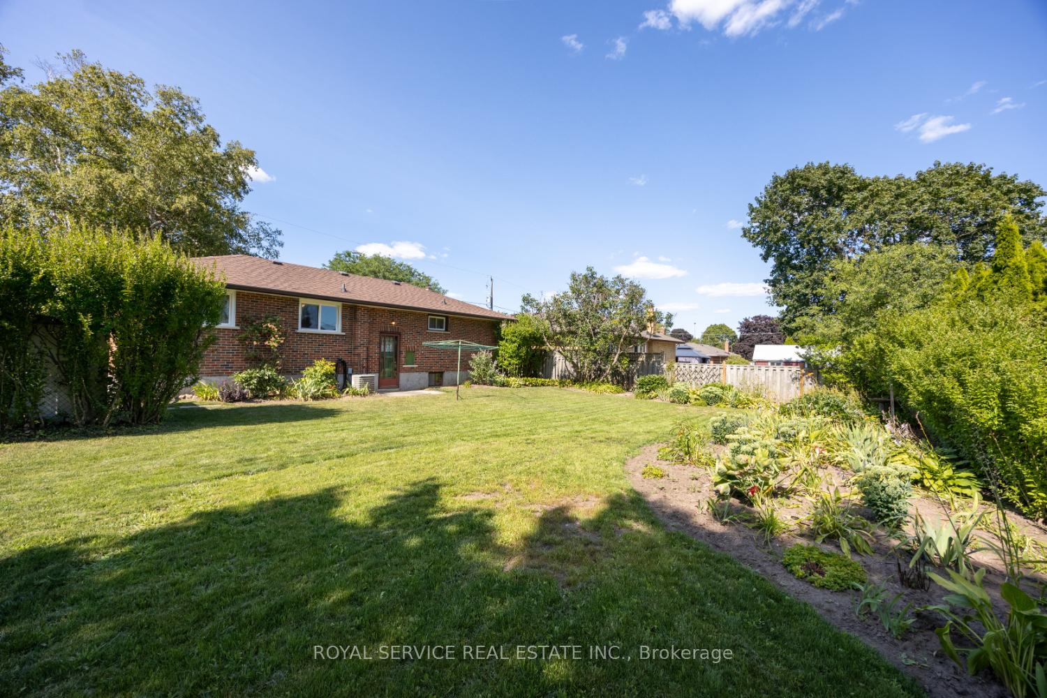 Photo 43 of 389 Glencastle Avenue, Oshawa, Northglen — HOMEH