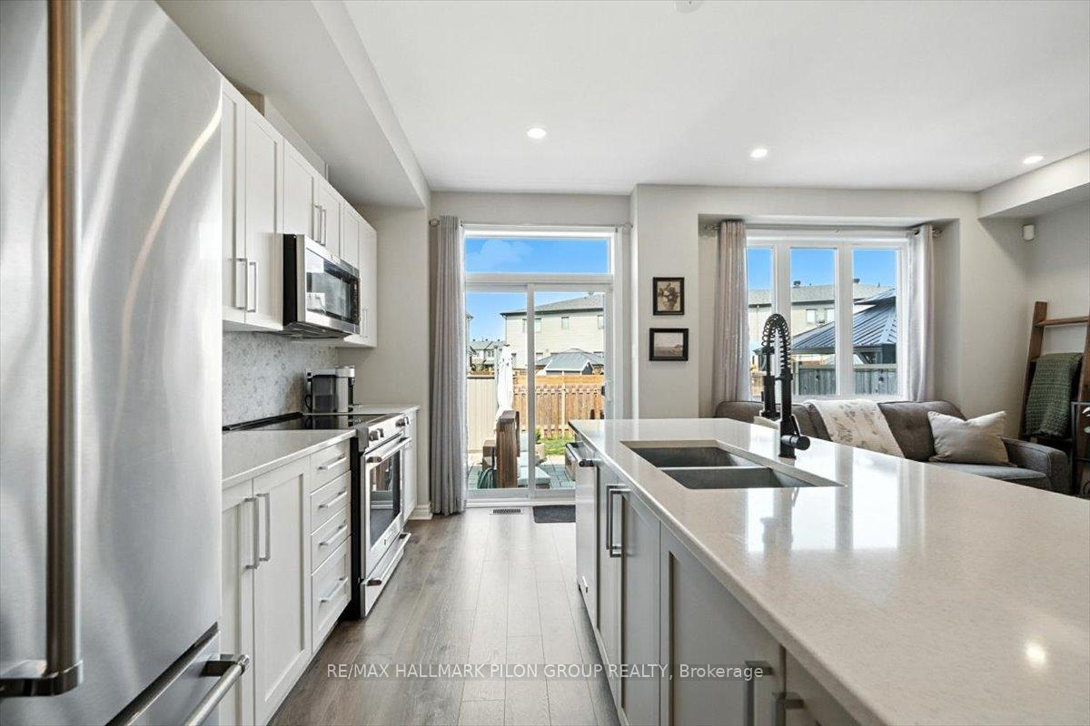 Photo 8 of 381 Gerry Lalonde Drive, Ottawa, Avalon West — HOMEH
