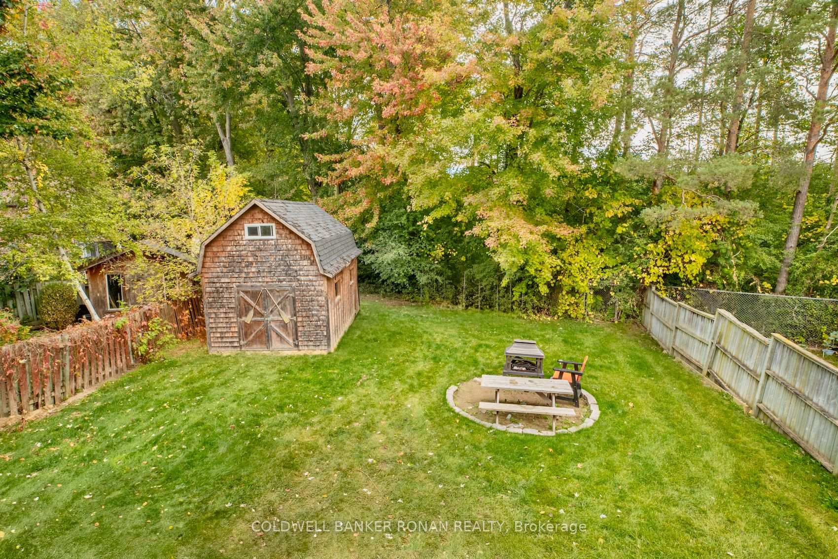Photo 25 of 99 Kate Aitken Crescent, New Tecumseth, Beeton — HOMEH