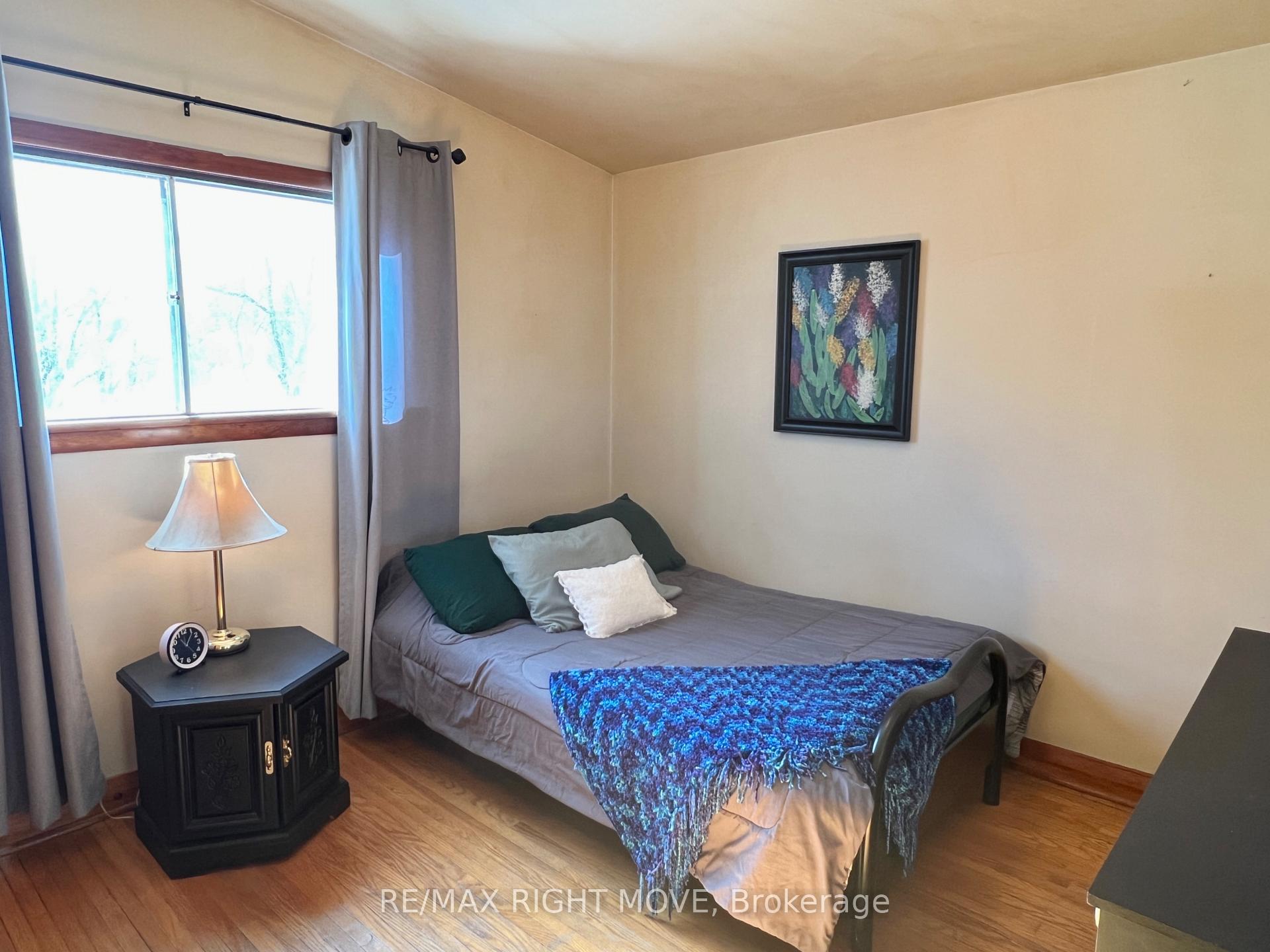 Photo 6 of 325 Delia Street, Orillia — HOMEH