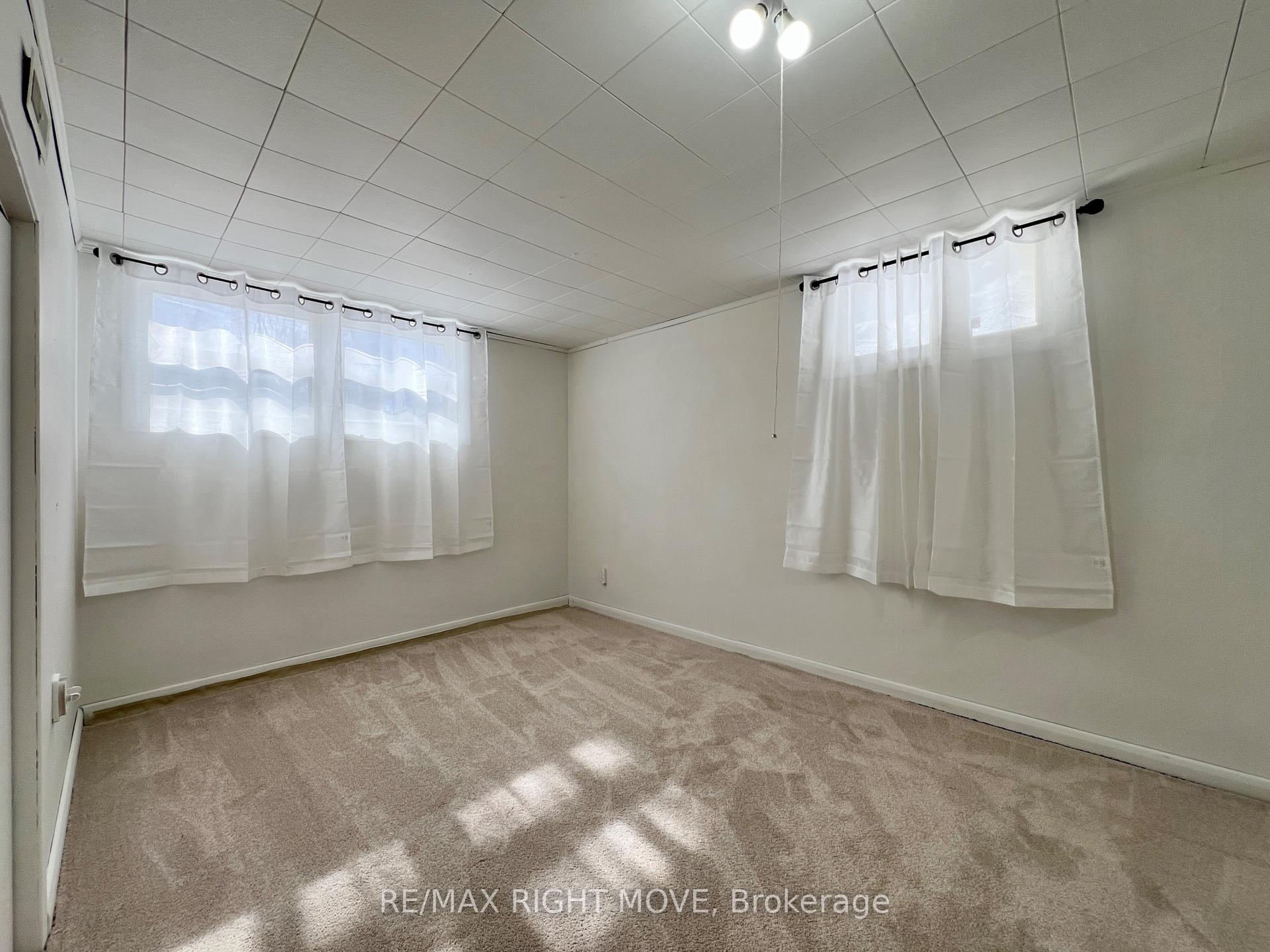 Photo 9 of 325 Delia Street, Orillia — HOMEH