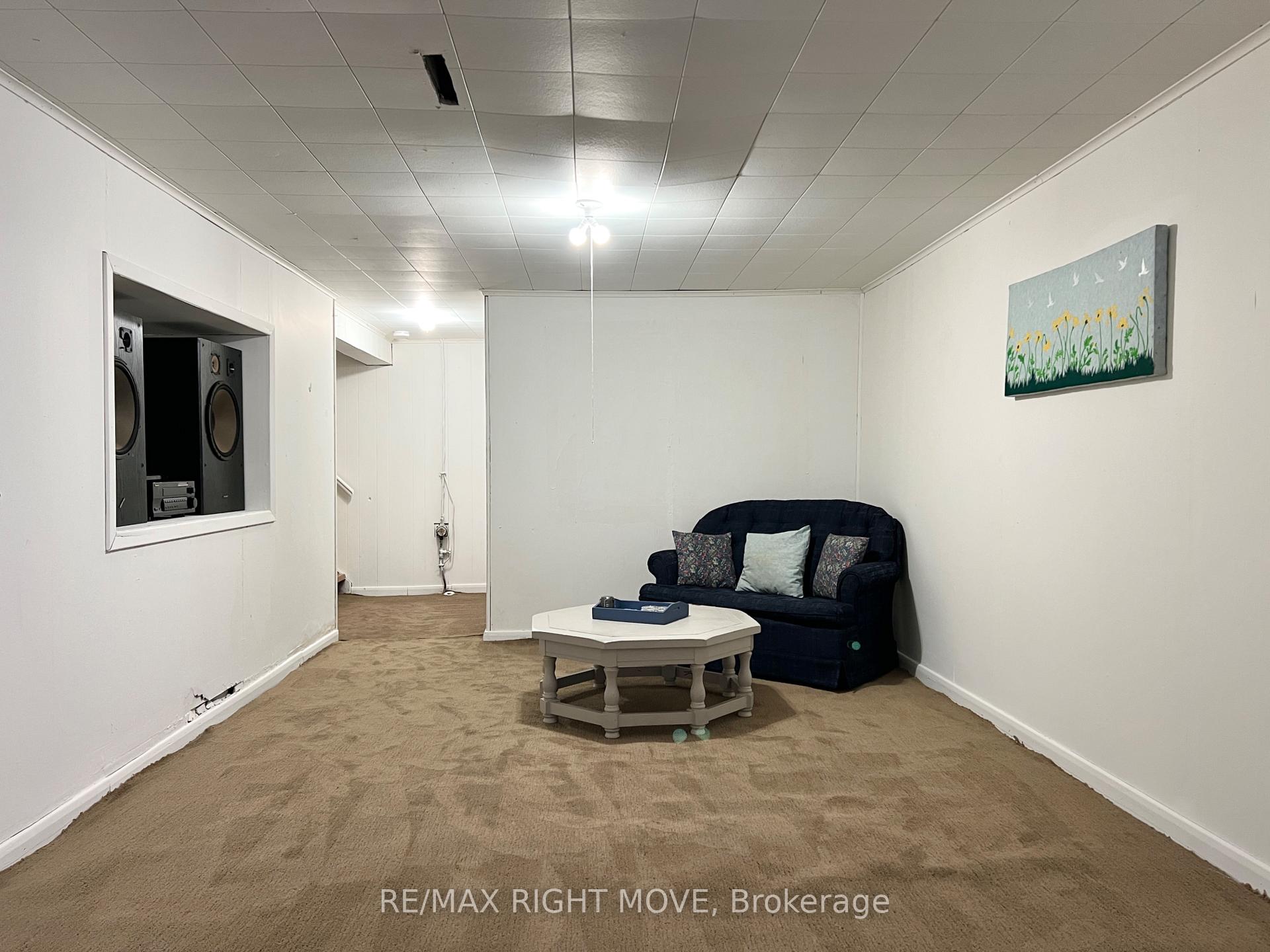 Photo 10 of 325 Delia Street, Orillia — HOMEH