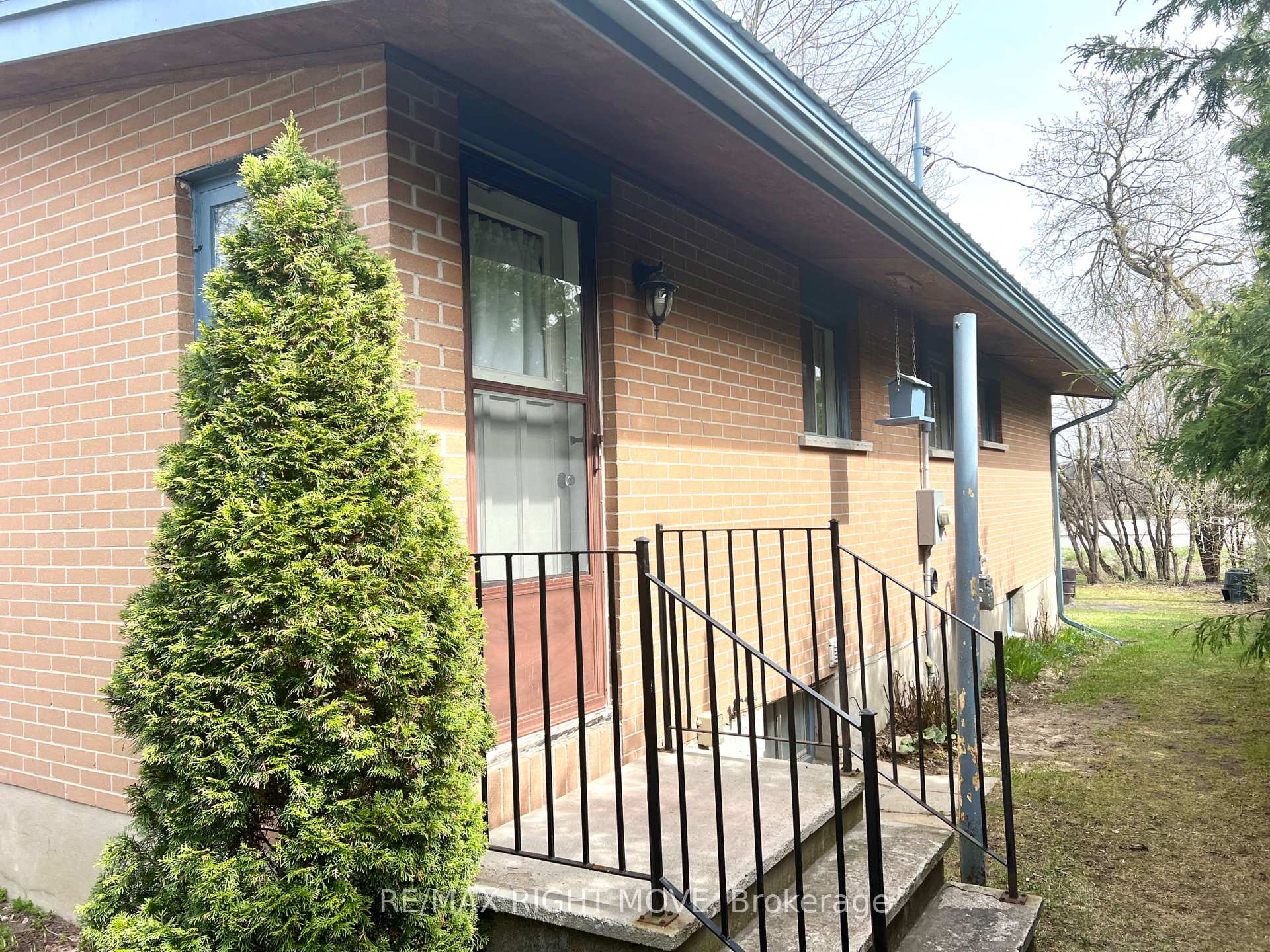 Photo 13 of 325 Delia Street, Orillia — HOMEH
