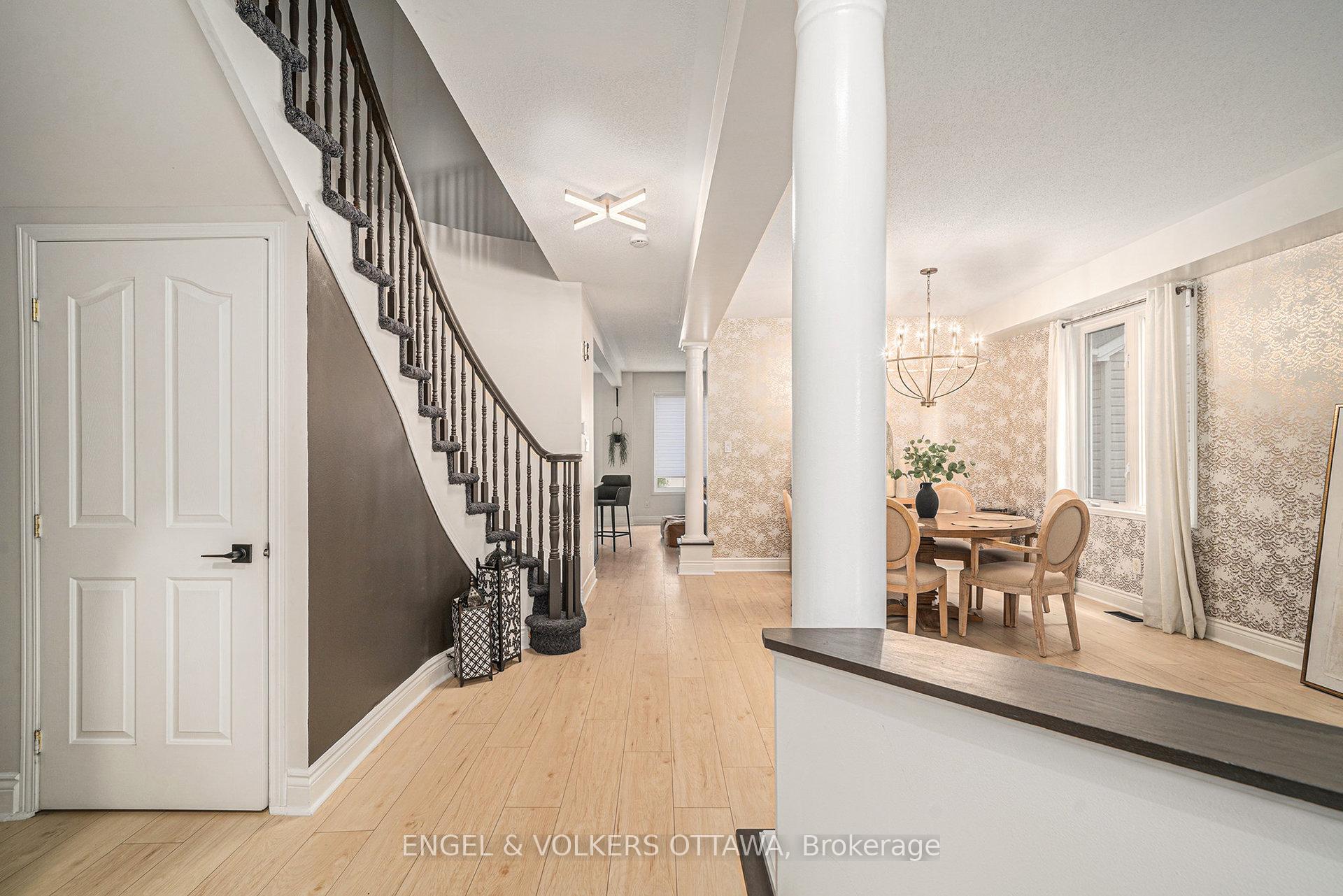 Photo 3 of 2399 Glandriel Crescent, Ottawa, Springridge/East Village — HOMEH