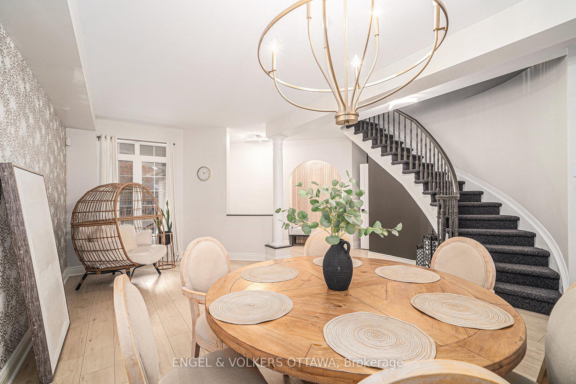 Photo 6 of 2399 Glandriel Crescent, Ottawa, Springridge/East Village — HOMEH