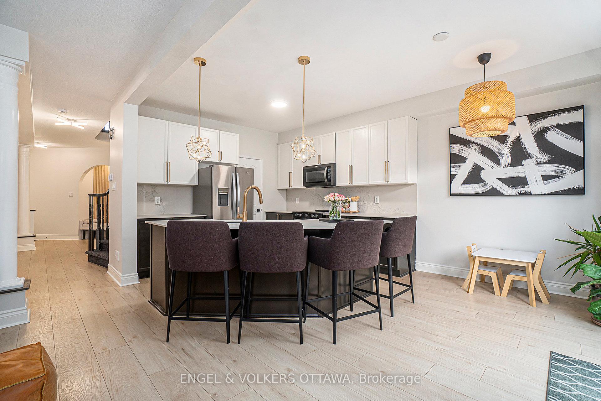 Photo 11 of 2399 Glandriel Crescent, Ottawa, Springridge/East Village — HOMEH