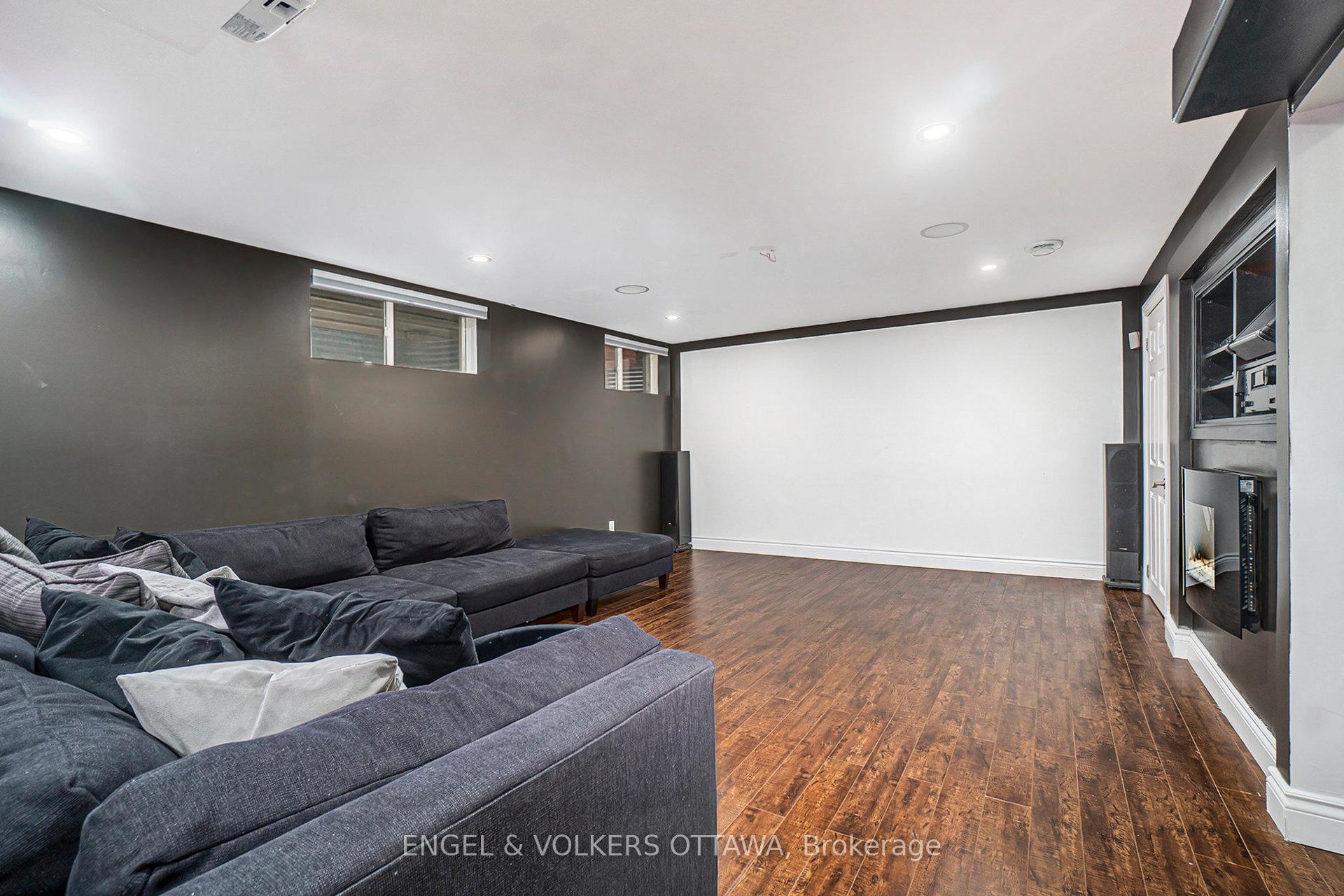 Photo 24 of 2399 Glandriel Crescent, Ottawa, Springridge/East Village — HOMEH