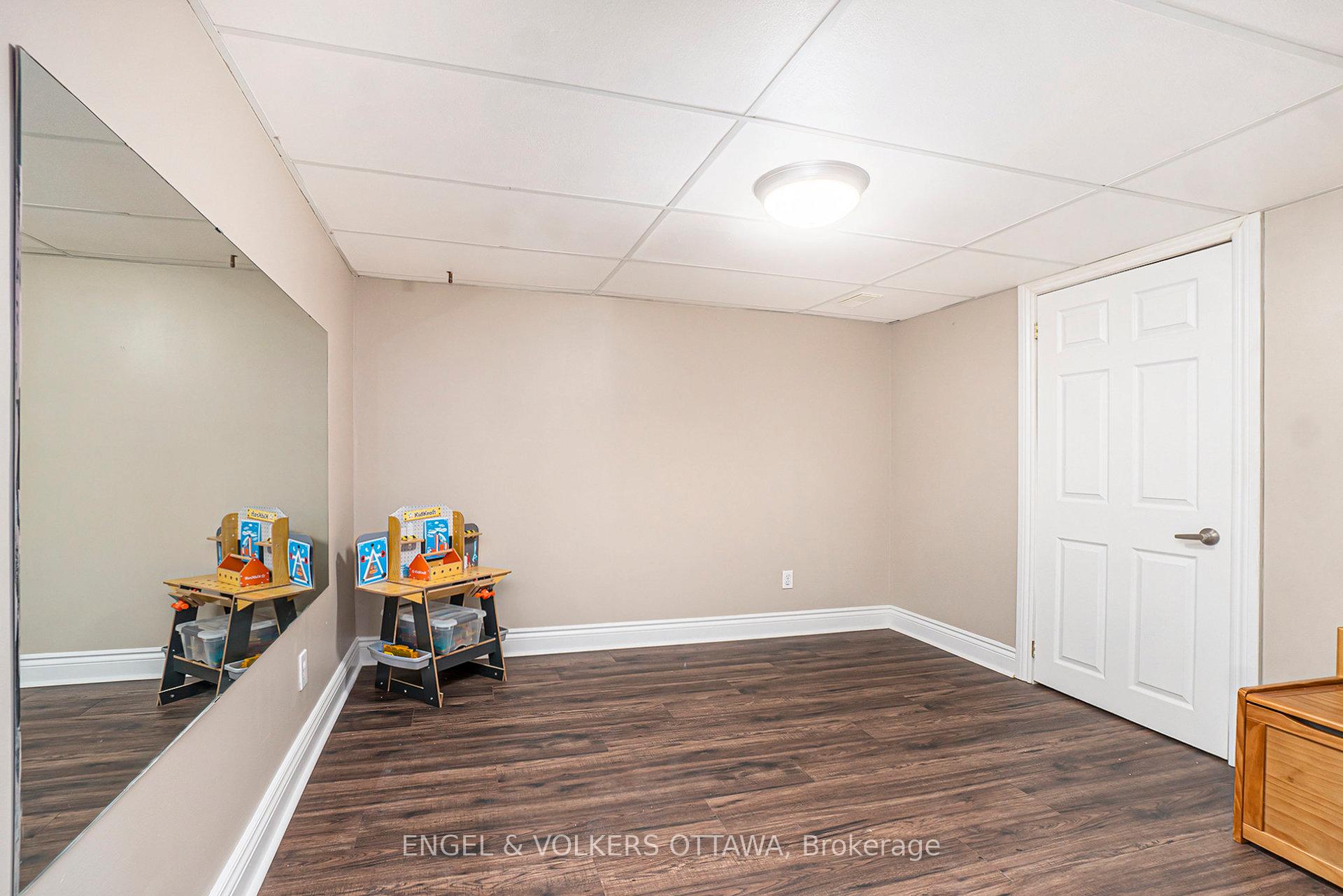 Photo 25 of 2399 Glandriel Crescent, Ottawa, Springridge/East Village — HOMEH