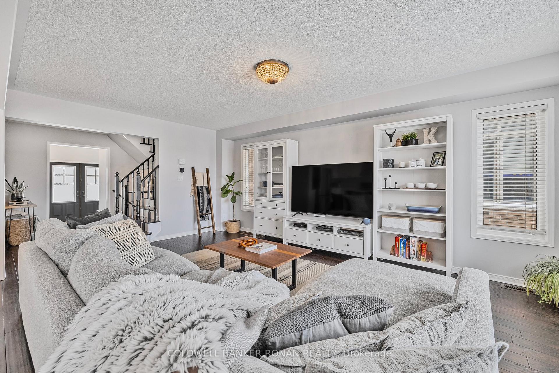 Photo 9 of 18 Willoughby Way, New Tecumseth, Alliston — HOMEH