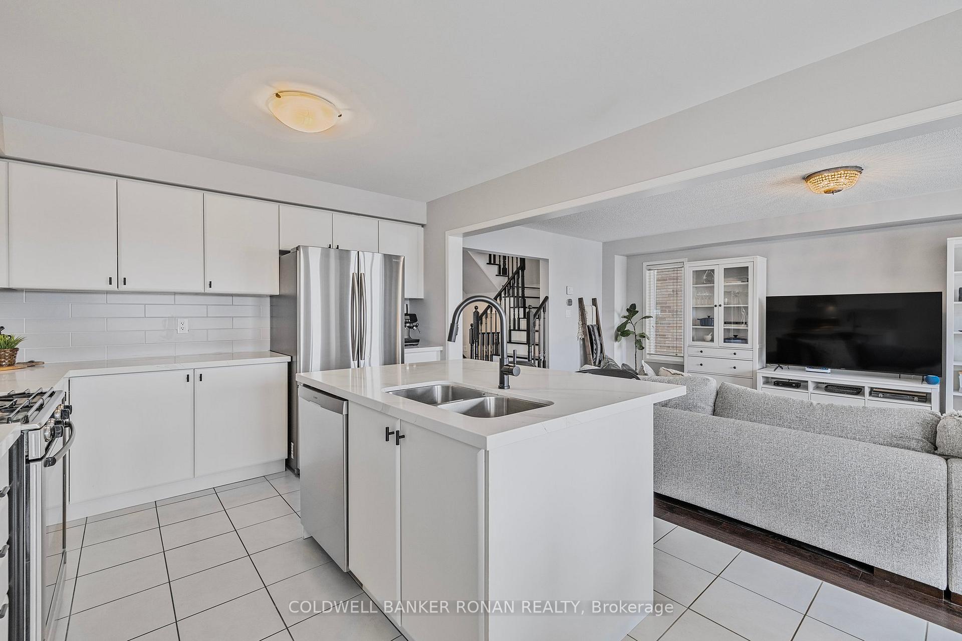 Photo 13 of 18 Willoughby Way, New Tecumseth, Alliston — HOMEH