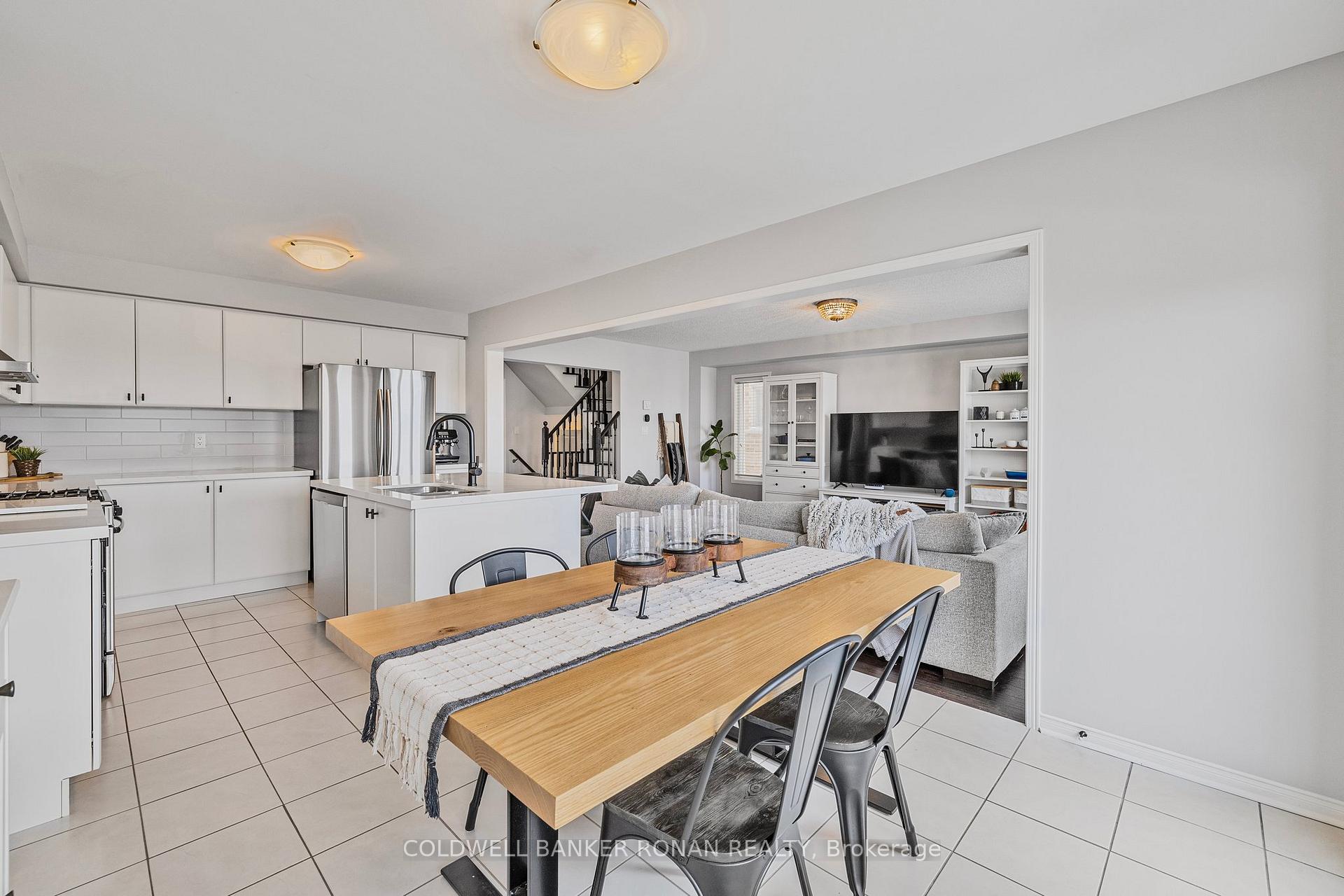 Photo 14 of 18 Willoughby Way, New Tecumseth, Alliston — HOMEH