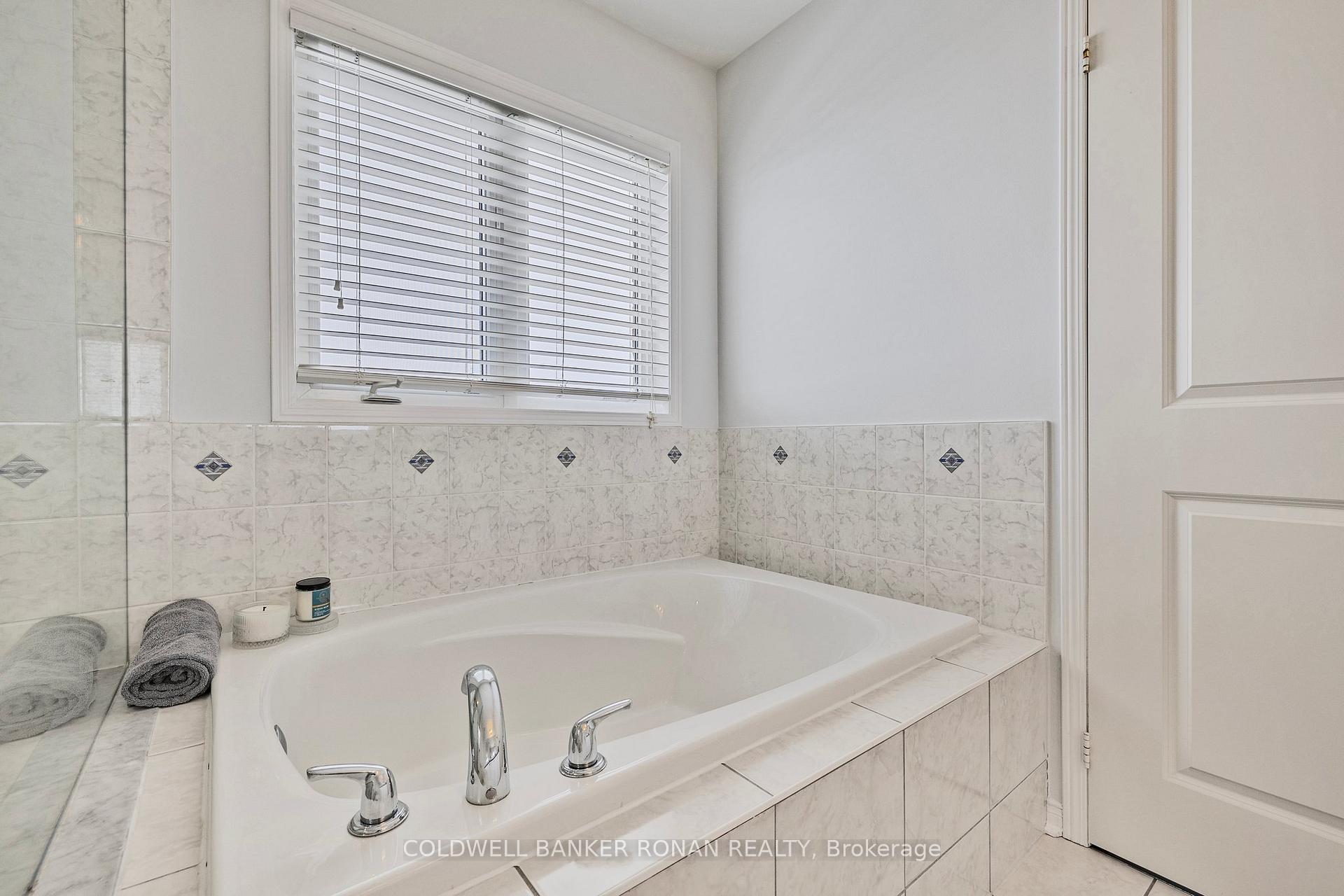 Photo 24 of 18 Willoughby Way, New Tecumseth, Alliston — HOMEH