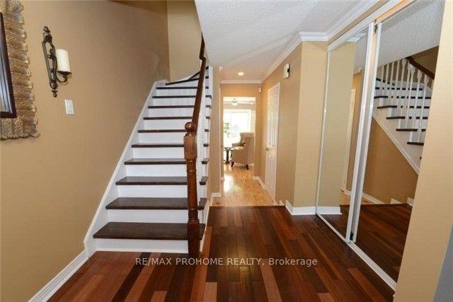 Photo 2 of 15 Dalecroft Circle, Markham, Unionville — HOMEH