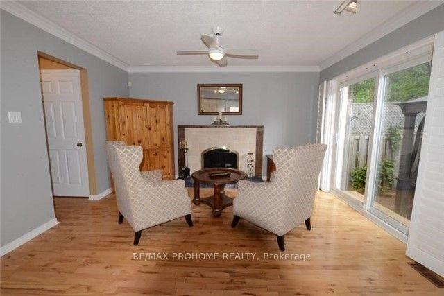 Photo 6 of 15 Dalecroft Circle, Markham, Unionville — HOMEH