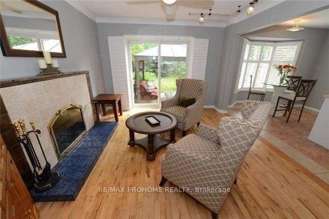 Photo 7 of 15 Dalecroft Circle, Markham, Unionville — HOMEH