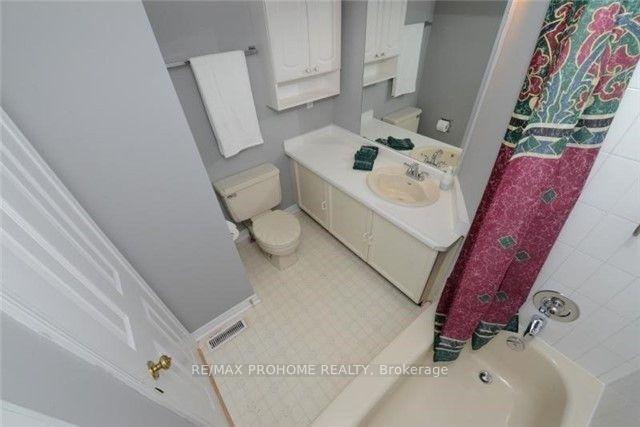Photo 14 of 15 Dalecroft Circle, Markham, Unionville — HOMEH