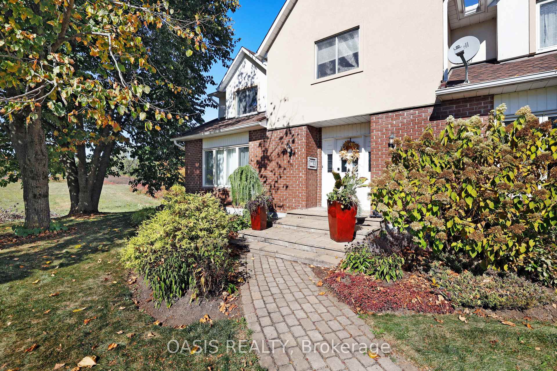 Photo 3 of 2993 Wilhaven Drive, Ottawa, Cumberland Estates — HOMEH