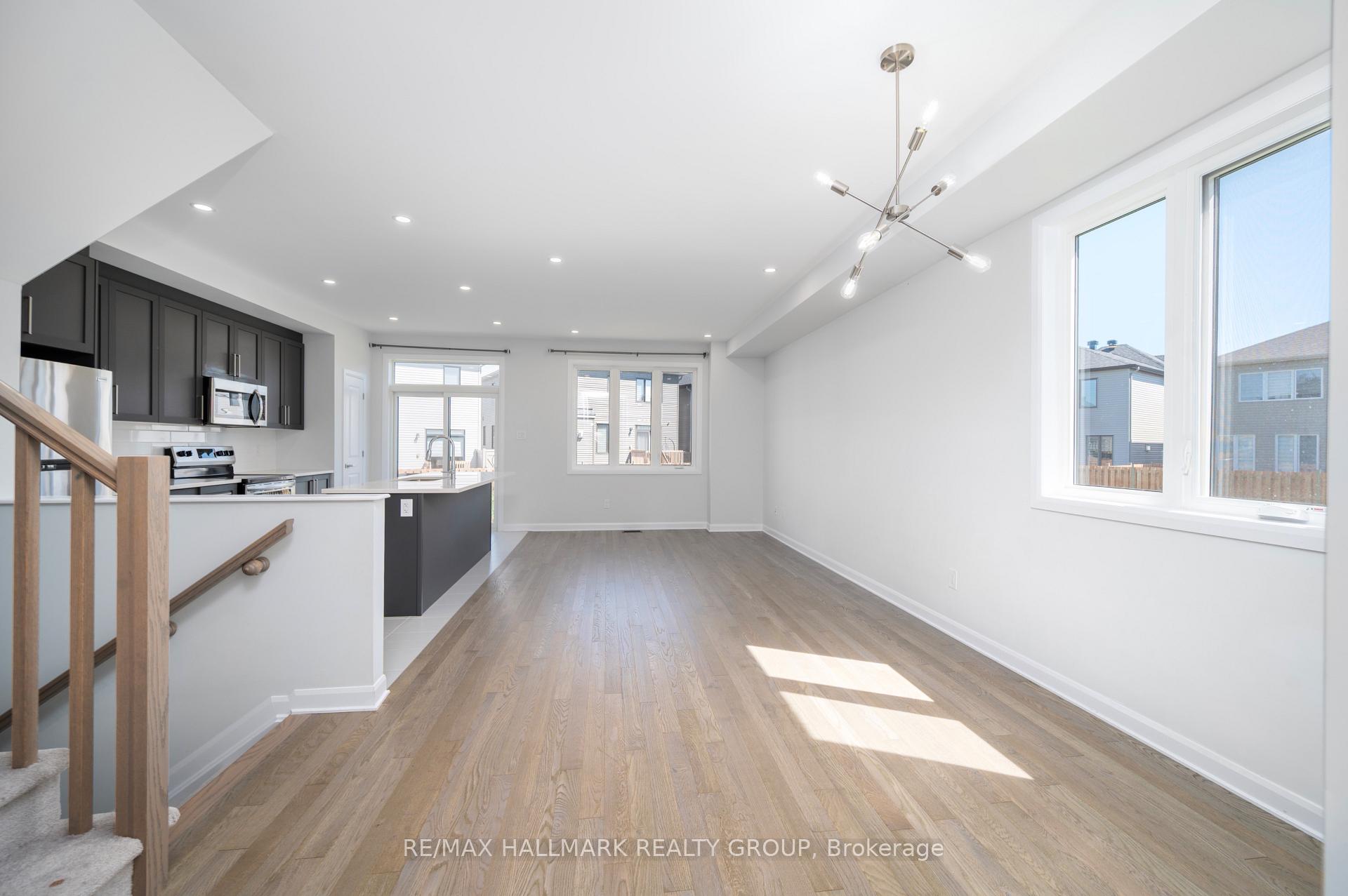 Photo 4 of 315 Blossom Pass Terrace, Ottawa, Avalon East — HOMEH