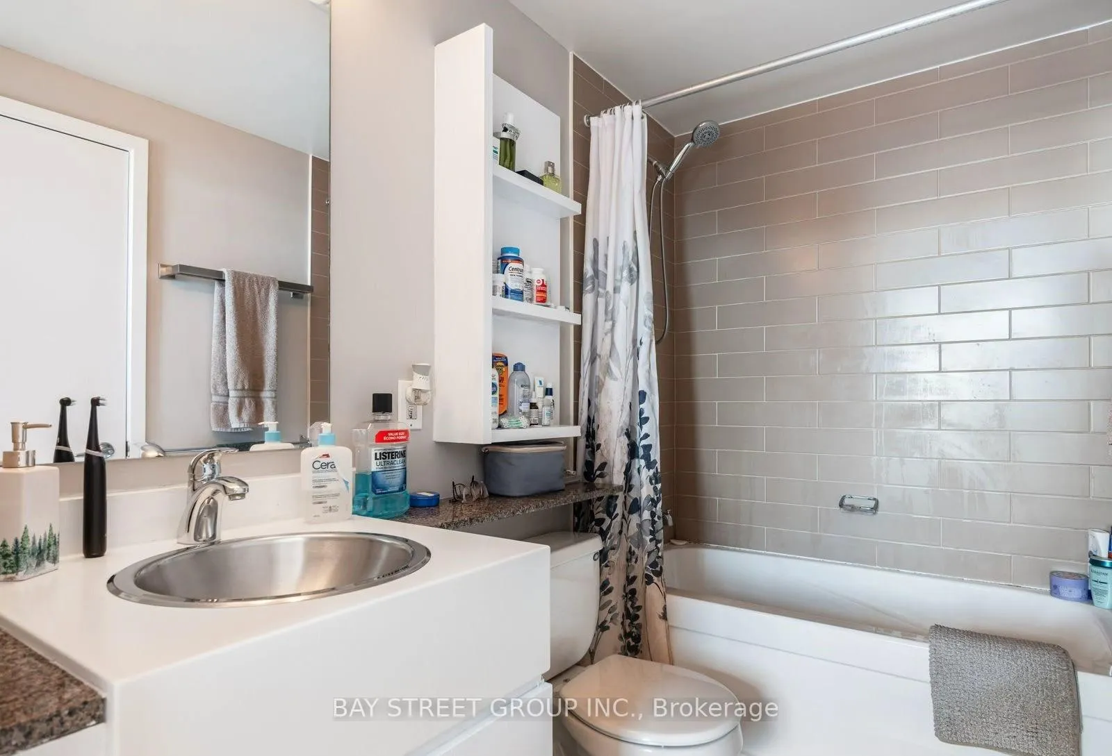 Photo 6 of Unit 1611, 35 Mariner Terrace, Toronto, Waterfront Communities — HOMEH