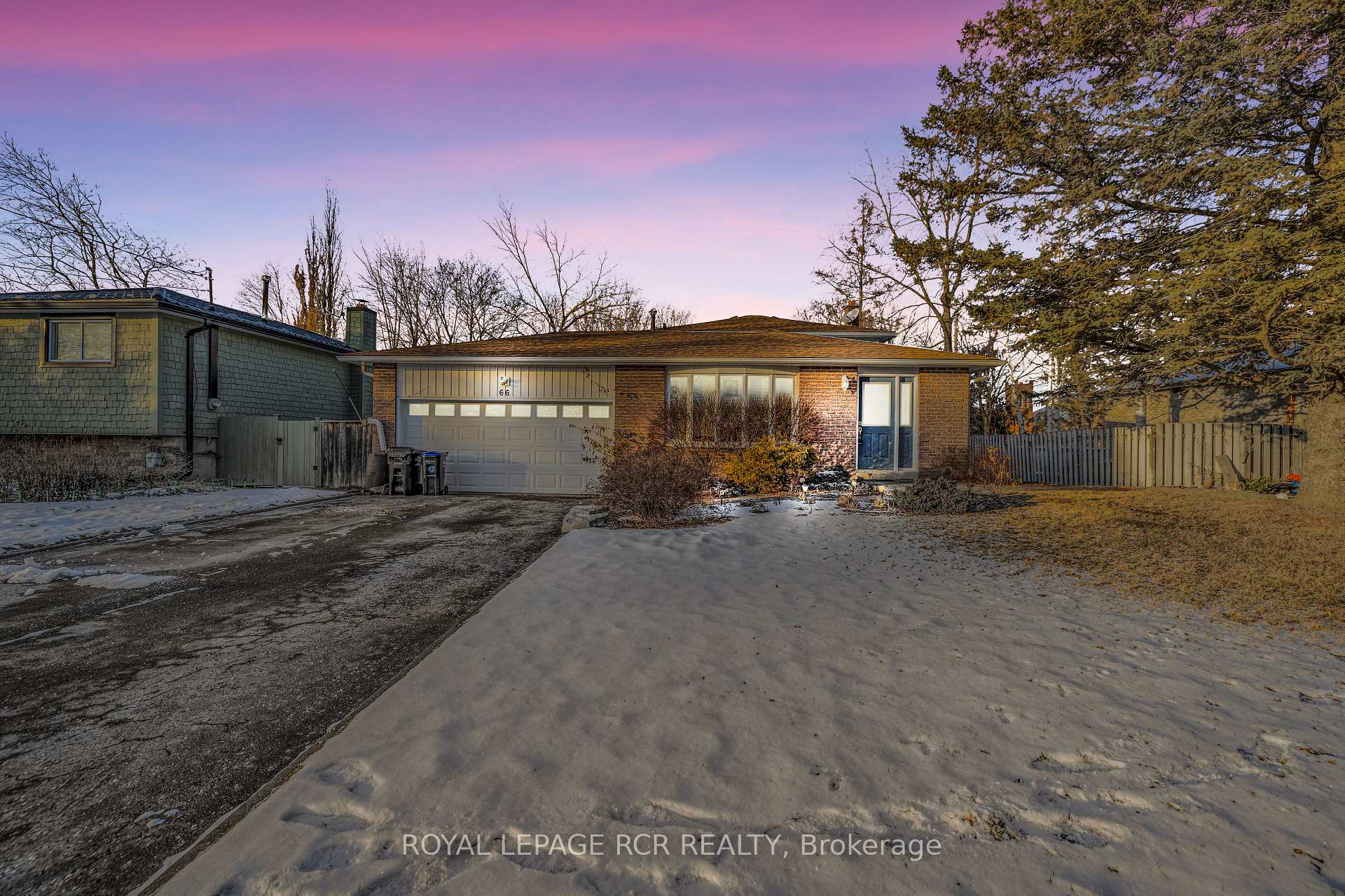 Photo 4 of 66 Maple Avenue W, New Tecumseth, Beeton — HOMEH