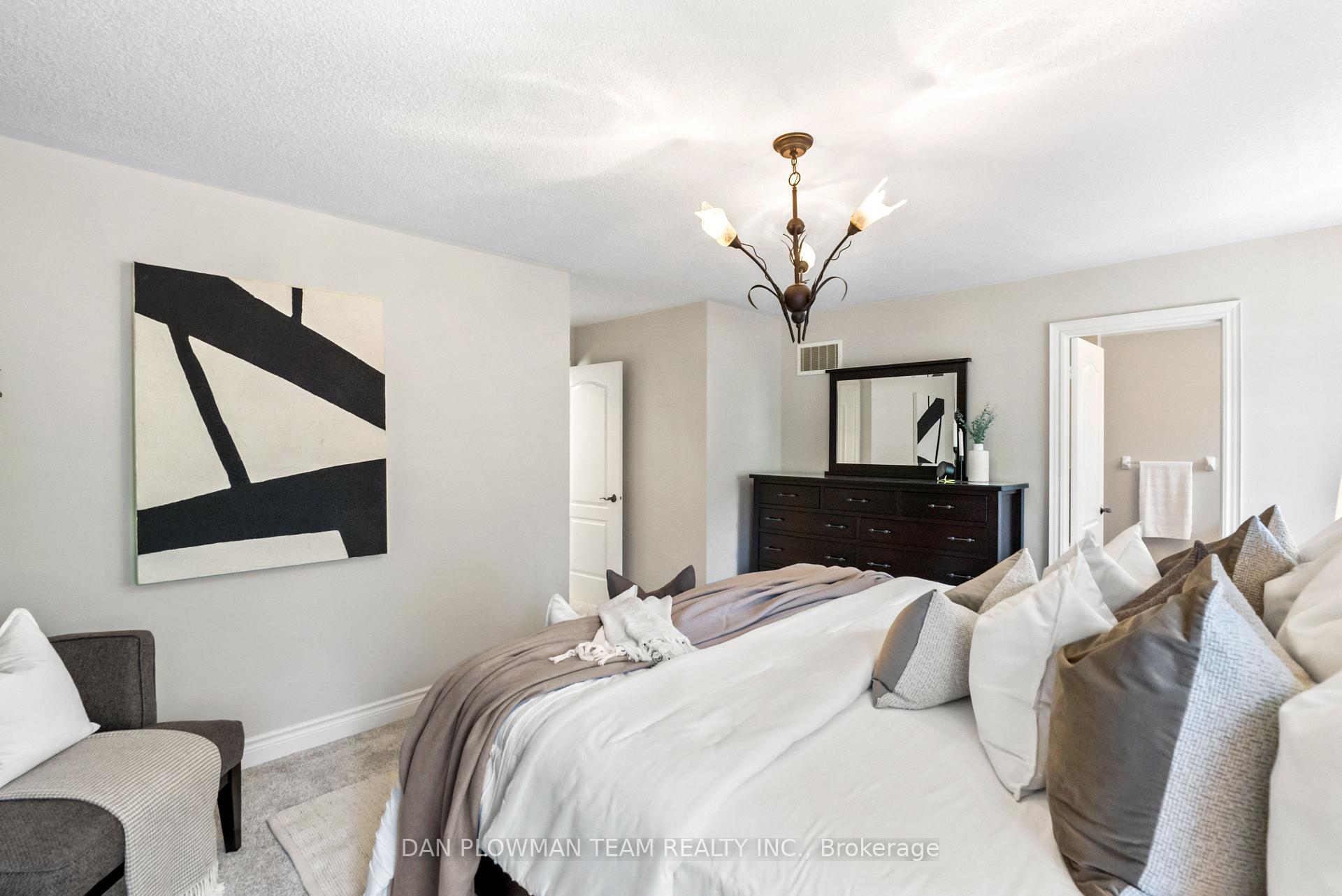 Photo 22 of 644 Blackwood Boulevard, Oshawa, Taunton — HOMEH