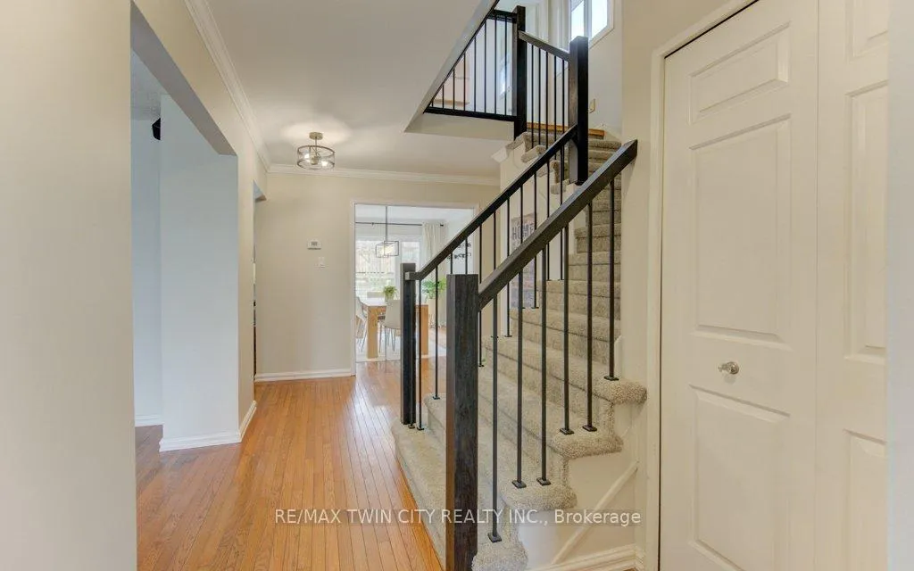 Photo 4 of 15 Deerwood Crescent, Kitchener — HOMEH