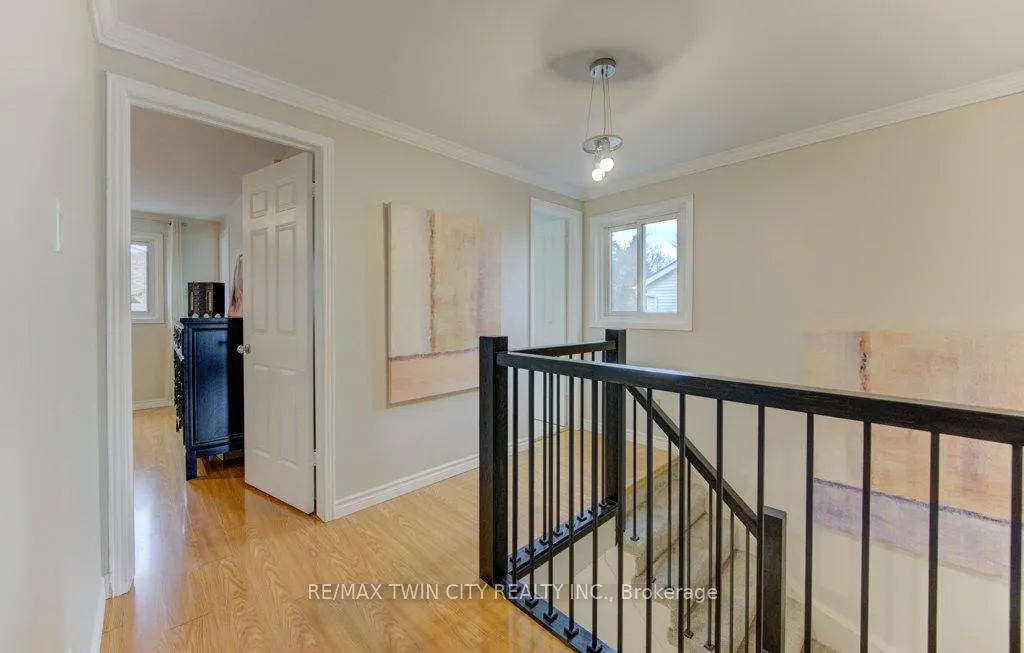 Photo 21 of 15 Deerwood Crescent, Kitchener — HOMEH
