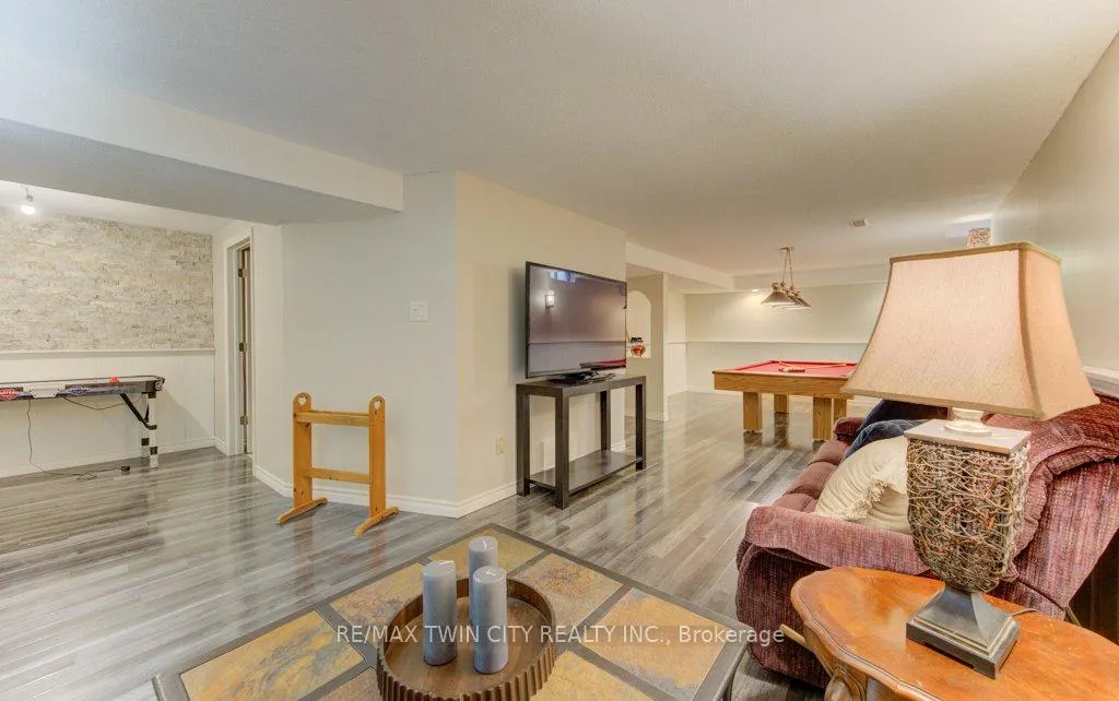 Photo 34 of 15 Deerwood Crescent, Kitchener — HOMEH