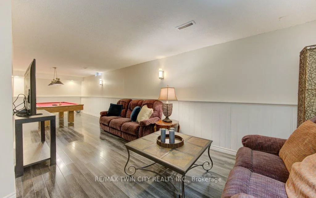 Photo 35 of 15 Deerwood Crescent, Kitchener — HOMEH