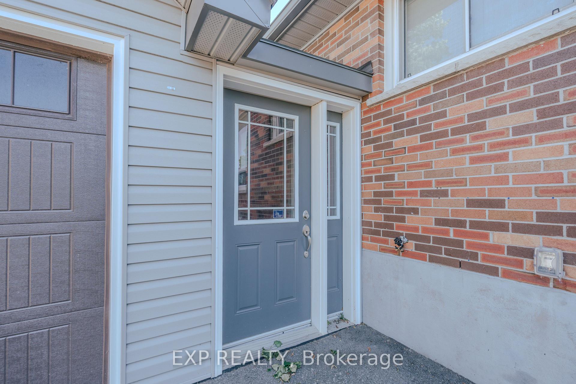 Photo 2 of 39 Seneca Avenue, Oshawa, Samac — HOMEH