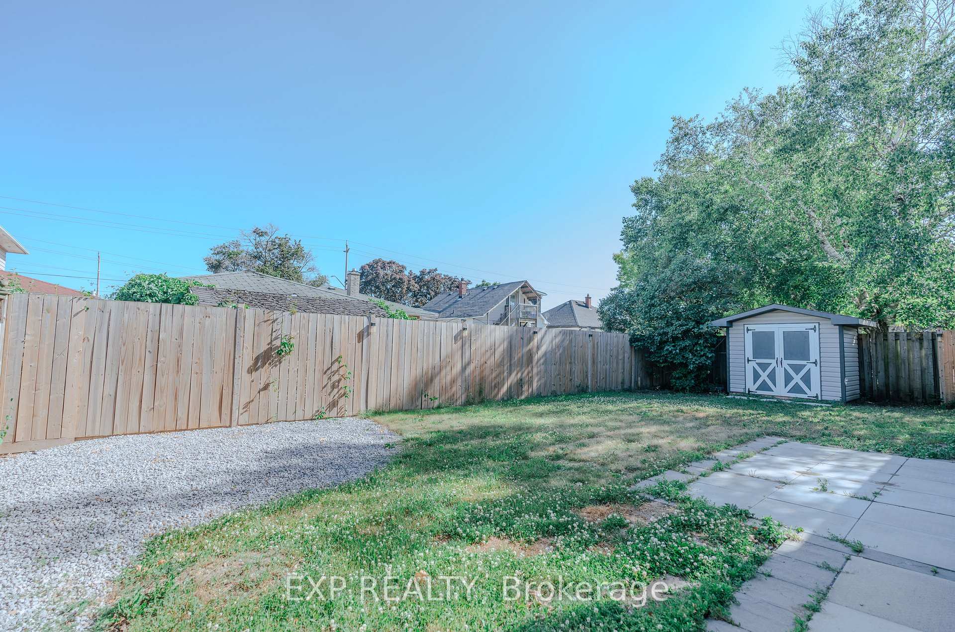 Photo 19 of 39 Seneca Avenue, Oshawa, Samac — HOMEH