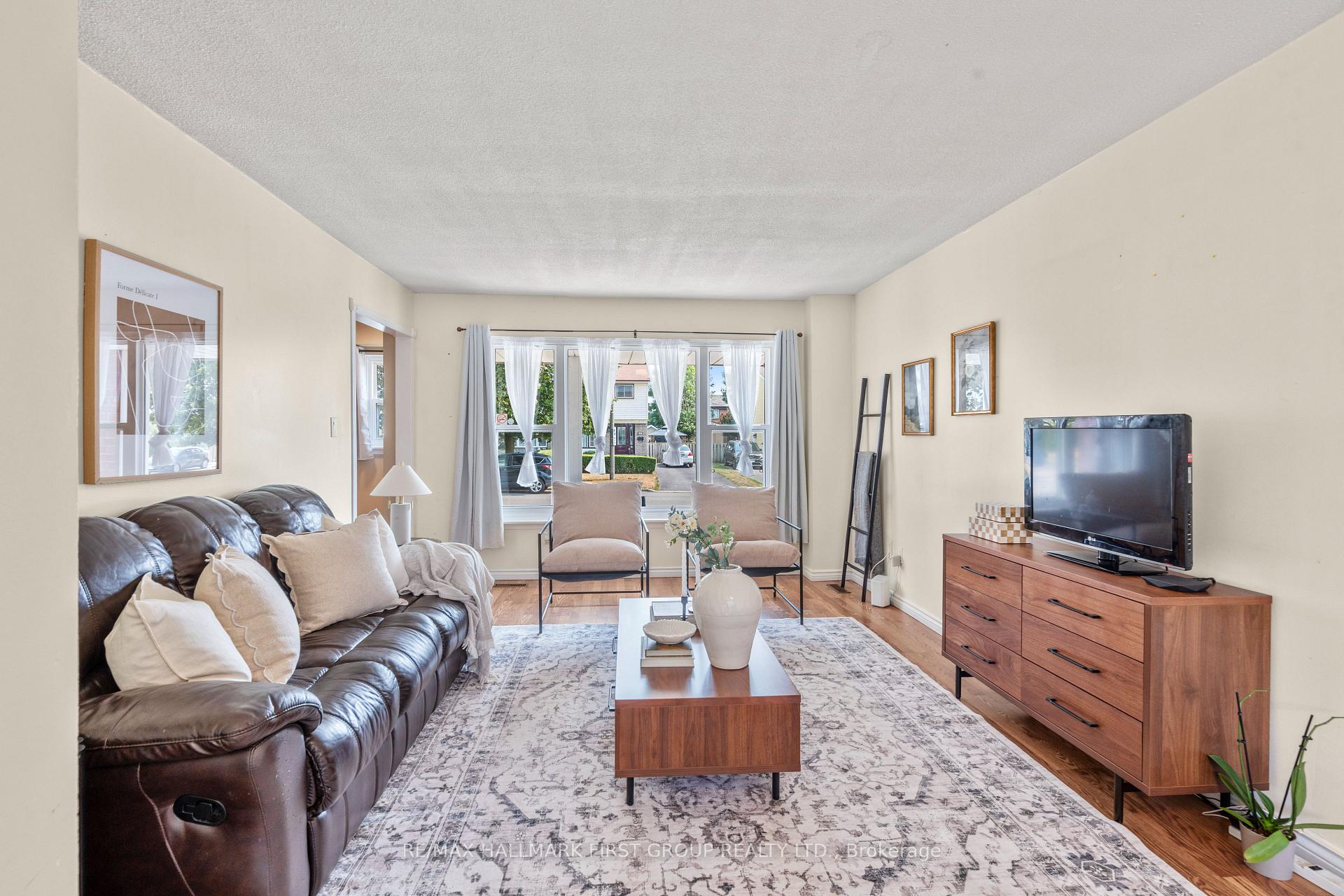 Photo 6 of 1257 Fenelon Crescent, Oshawa, Stevenson — HOMEH