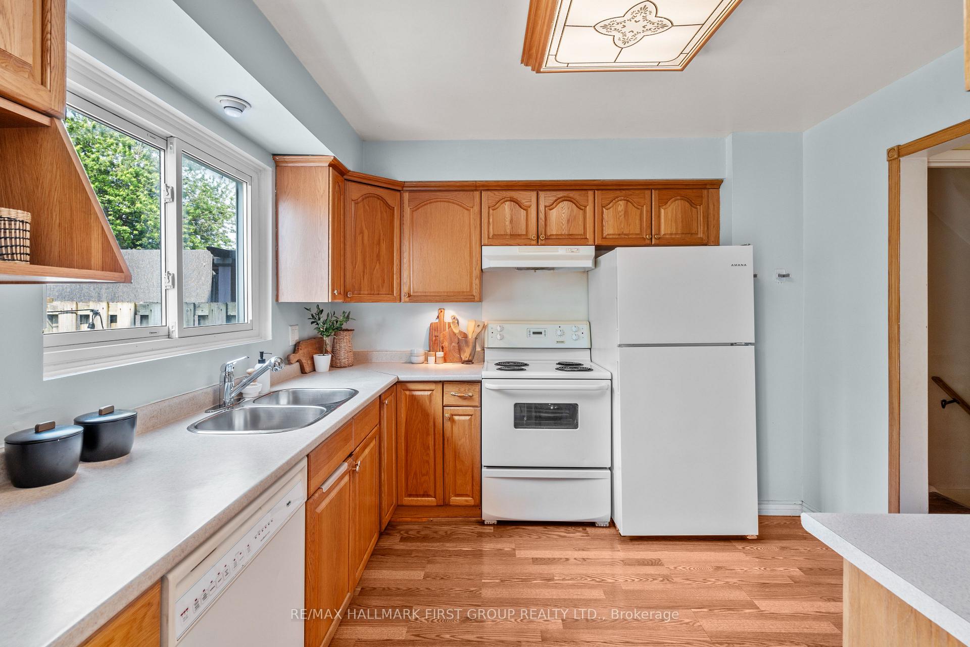Photo 12 of 1257 Fenelon Crescent, Oshawa, Stevenson — HOMEH