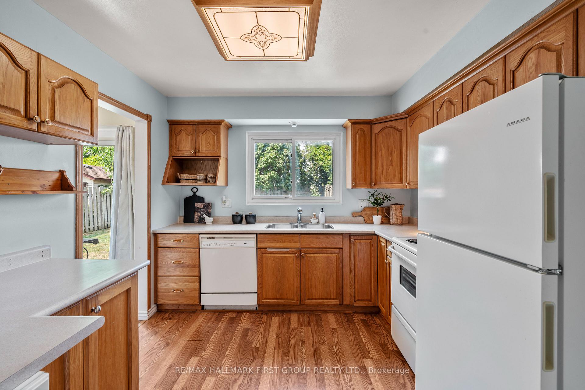 Photo 13 of 1257 Fenelon Crescent, Oshawa, Stevenson — HOMEH