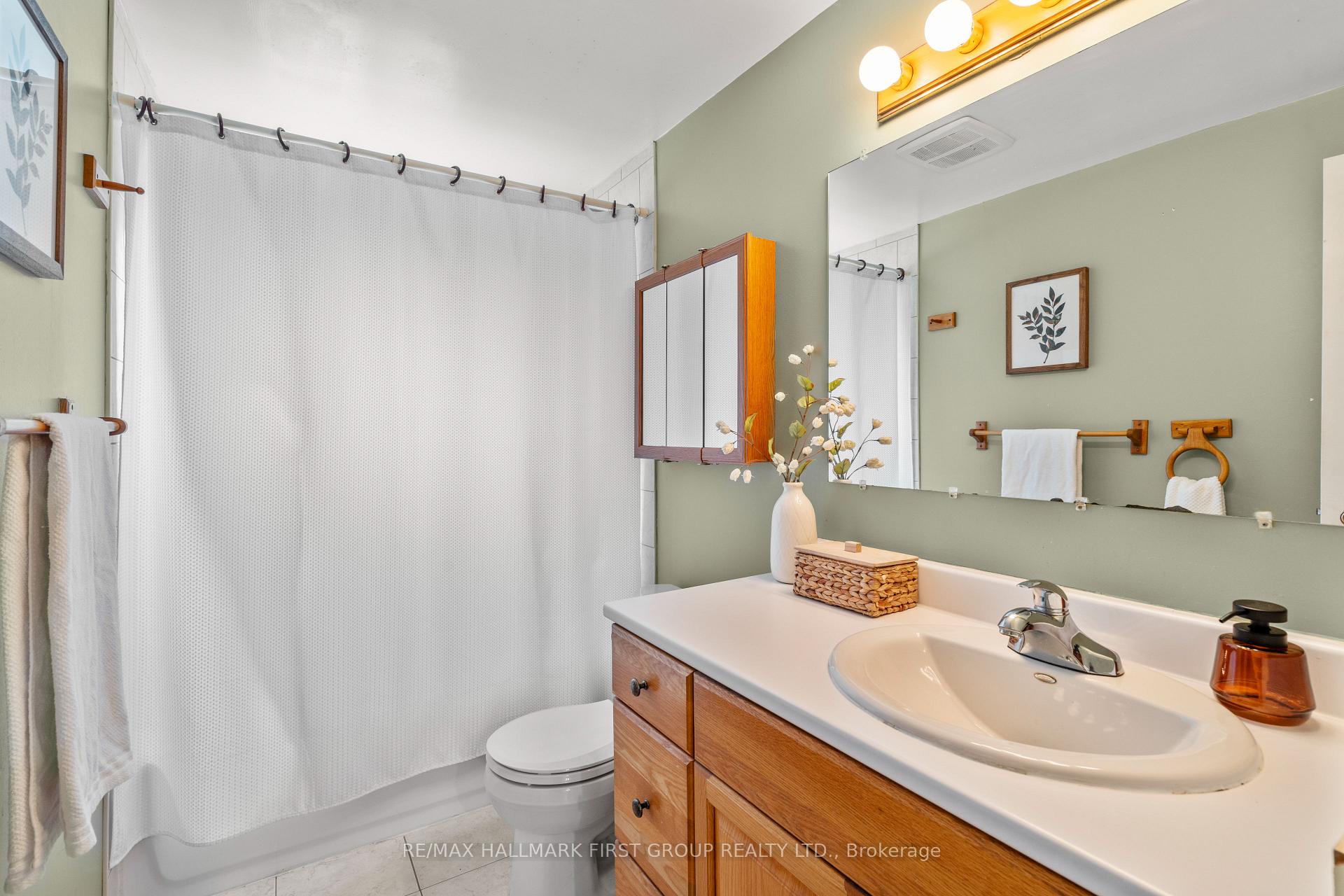 Photo 25 of 1257 Fenelon Crescent, Oshawa, Stevenson — HOMEH