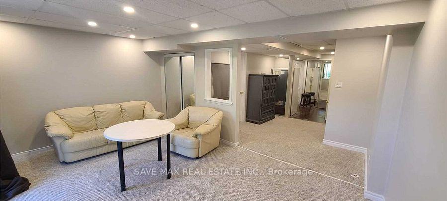Photo 5 of Unit Bsmnt, 246 Doubtfire Crescent, Markham, Middlefield — HOMEH